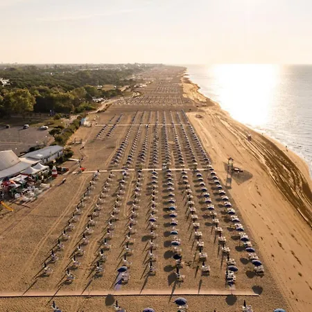 Adorable Flat With Terrace In - Beahost