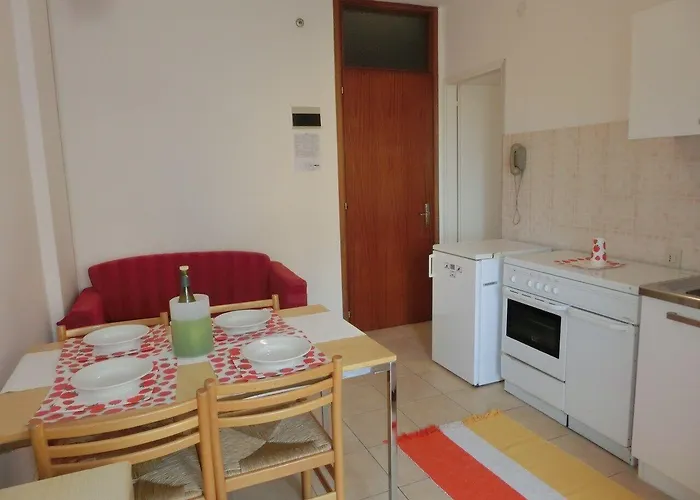 Διαμέρισμα Adorable Flat With Terrace In - Beahost *