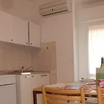 Apartman Adorable Flat With Terrace In - Beahost *
