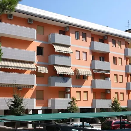 Beautiful One-bedroom With Terrace In Bibione