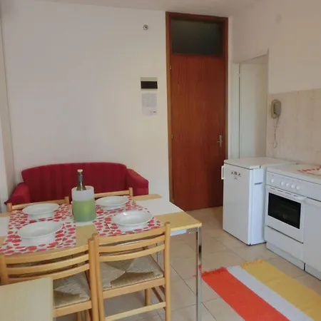 Апартаменты Adorable Flat With Terrace In - Beahost
